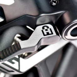 TRP Kit G-SPEC DH7 Dérailleur + Levier De Vitesse -Magasin D'Équipement De Vélo TRP DH7 Hall Lock Detail